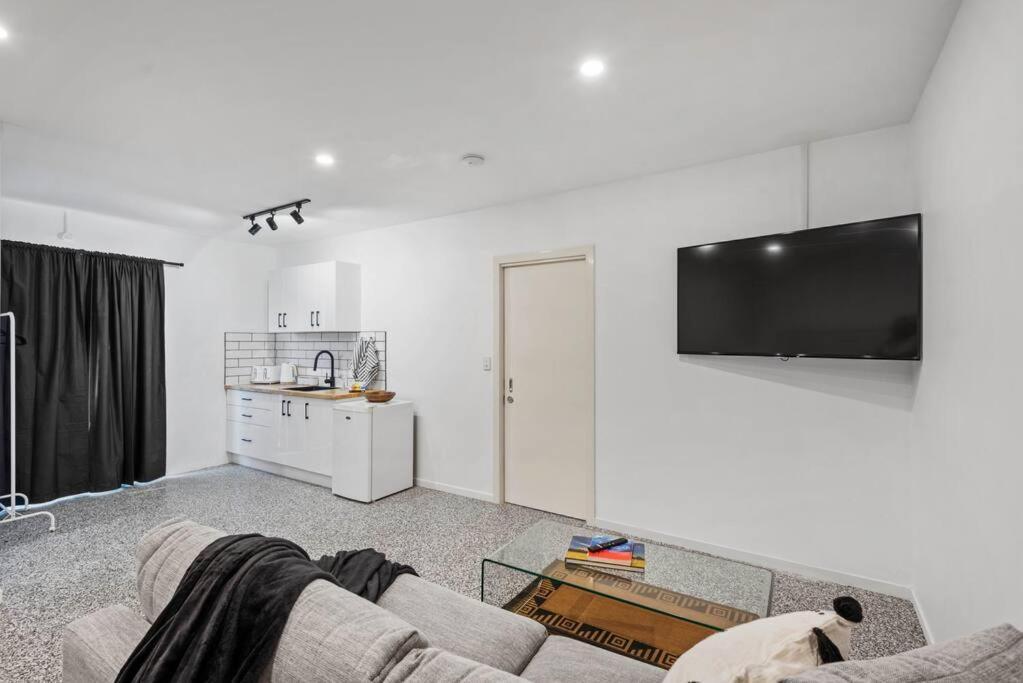 Apartment Break Holidays - Unit 4 *